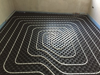 Estrich mit D&auml;mmung und Fu&szlig;bodenheizung
