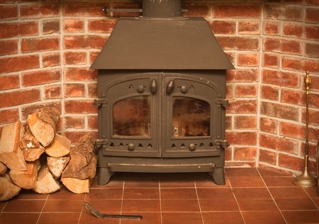Kamin mit Fliesen